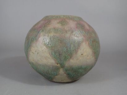 Joseph MASSE (1878-1946). Vase en grès émaillé...