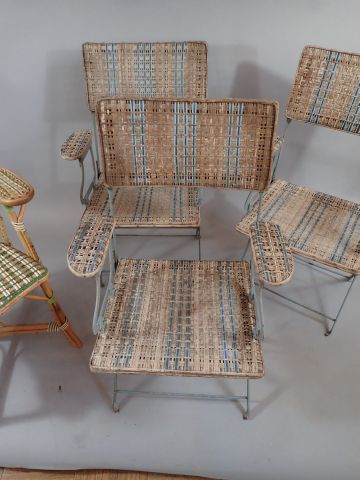 Fauteuil de jardin en rotin en partie teinté...