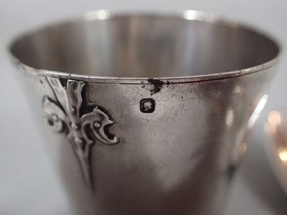 Ensemble de baptême en argent comprenant...