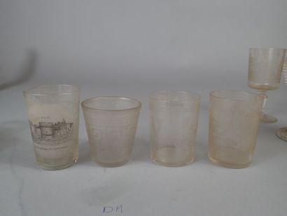 Ensemble de 16 verres dépareillés à eau et...