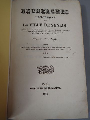 Lot de 3 ouvrages sur la ville de SENLIS...
