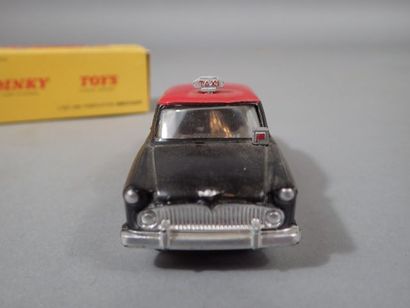 * DINKY TOYS France ref 542 24ZT. Simca Taxi...