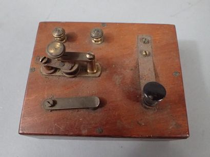 Ensemble de deux bobines de Ruhmkorff sur...