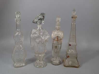 Ensemble de quatre bouteilles à liqueur en...