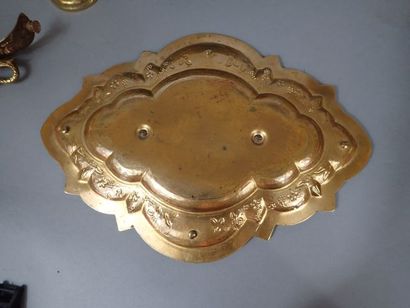 Paire de Burettes et leur plateau en métal...