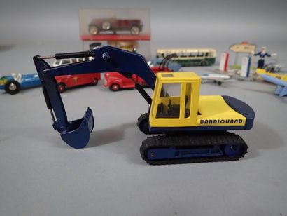 *DINKY TOYS et fabricants divers. 10 véhicules...