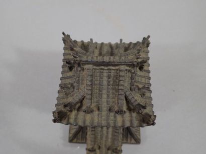 Petit temple asiatique en bronze (H: 17,5cm,...