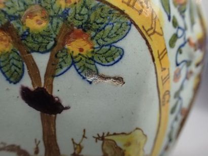 DELFT. Vase de forme balustre couvert en...
