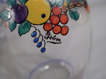 SEVRES, plateau à liqueurs en cristal à décors...