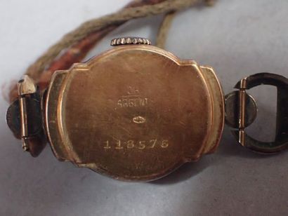 *Montre bracelet de dame de marque EMA. Boitier...