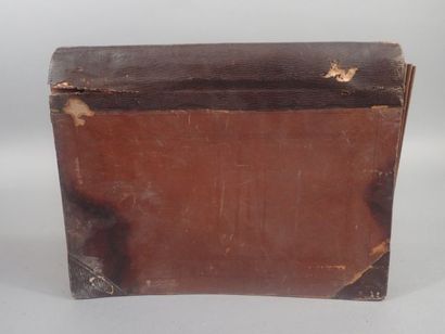 Portefeuille en cuir compartimenté avec un...