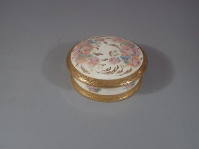 PAULHAT Limoges, Bonbonnière en porcelaine...
