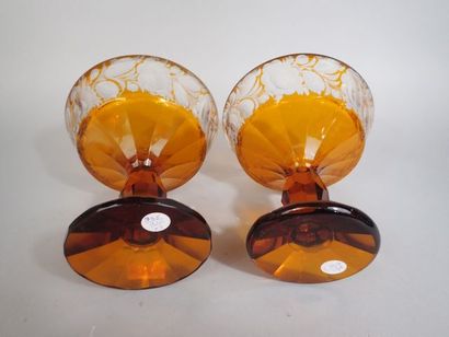 Cristal de Bohème, paire de coupes sur pied...