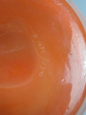 *Vase pot-pourri en verre teinté orange avec...