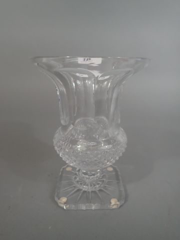 Vase Médicis en cristal taillé en pointe...