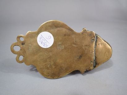 Petit bénitier en bronze à décor de l'Annonciation...
