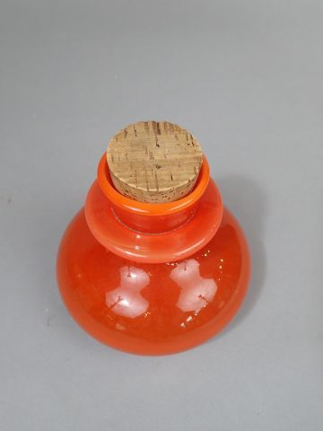 *Vase pot-pourri en verre teinté orange avec...