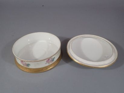 PAULHAT Limoges, Bonbonnière en porcelaine...