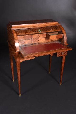 Bureau de dame à cylindre en placage de palissandre,...