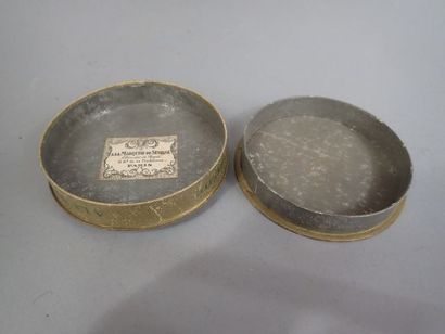 Boîte de chocolat ancienne en carton 
