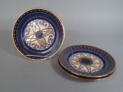 HB HENRIOT QUIMPER, lot de 3 assiettes perlées...
