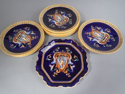 GIEN, Ensemble d'assiettes motif RENAISSANCE...
