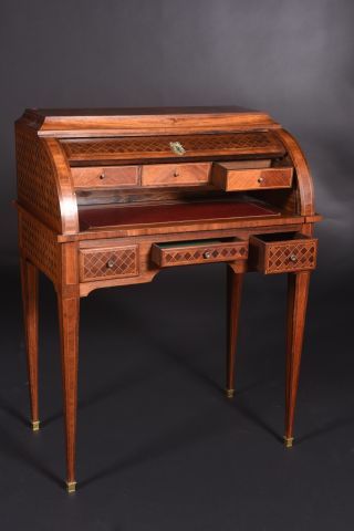 Bureau de dame à cylindre en placage de palissandre,...