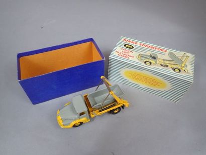 DINKY SUPERTOYS France. Réf 895. Camion Unic...