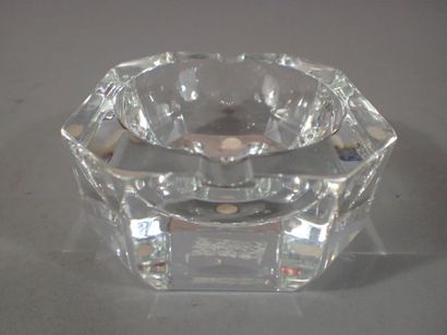 Cendrier en cristal H4,6cm ; 11x9,5cm
