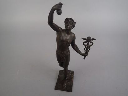 Sujet en alliage patiné figurant le Dieu...