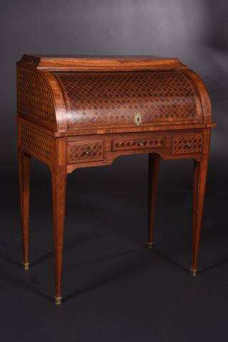 Bureau de dame à cylindre en placage de palissandre,...