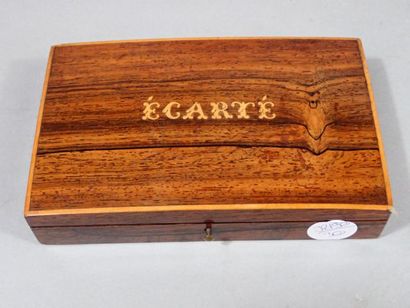*Boite en bois de placage vernis pour jeux...