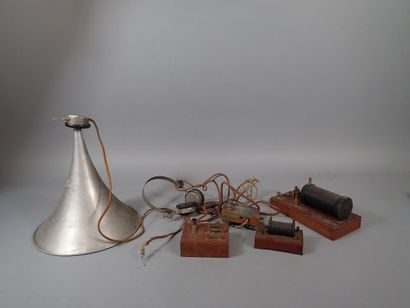 Ensemble de deux bobines de Ruhmkorff sur...