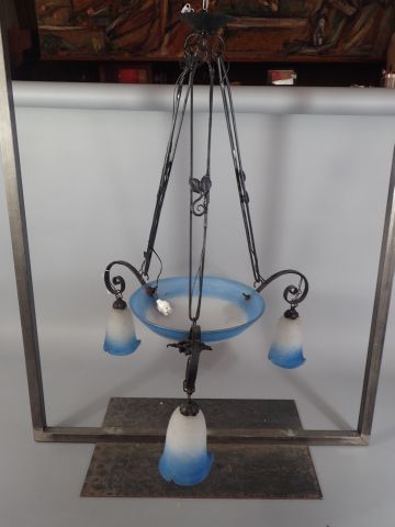 Suspension en fer forgé avec coupe et trois...