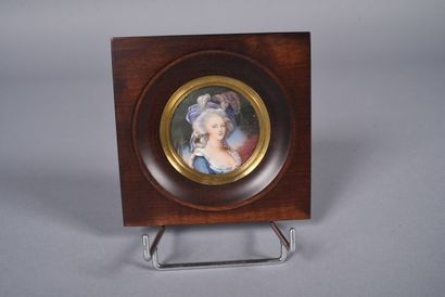 * Miniature encadrée figurant la reine Marie...