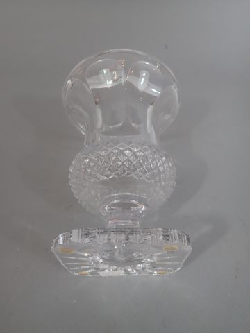 Vase Médicis en cristal taillé en pointe...