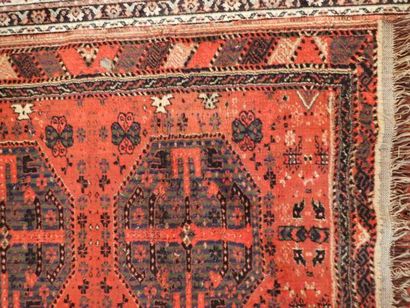 Tapis marocain en laine polychrome de prière...