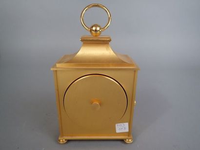 HOUR LAVIGNE. Pendule Borne en bronze doré...