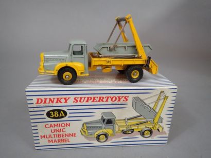 DINKY SUPERTOYS France. Réf 38 A. Camion...
