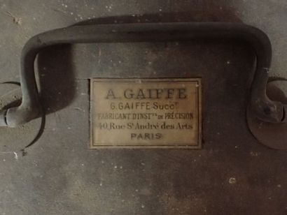 A.GAIFFE à Paris. Coffret en bois noir numéroté...