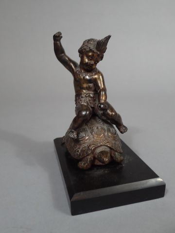 Ecole du XIXème siècle « Putto chevauchant...