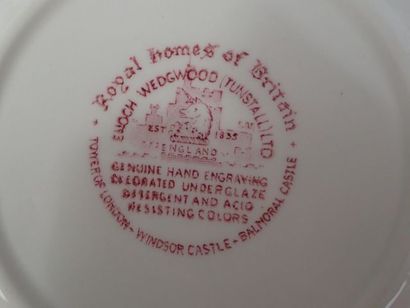ENOCH WEDGWOOD. Partie de service de table...