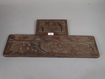 Ensemble de deux panneaux de bois sculpté...