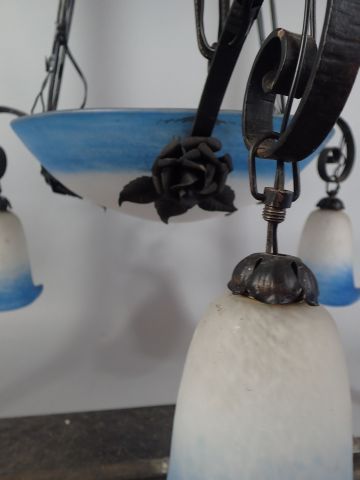 Suspension en fer forgé avec coupe et trois...