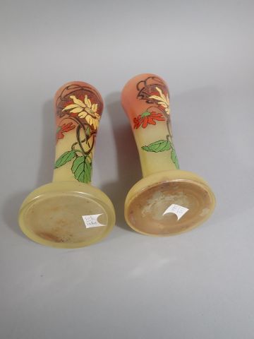 Dans le style de Legras. Paire de vases en...