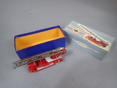 DINKY SUPERTOYS. France. Réf 32 D. Auto-échelle...