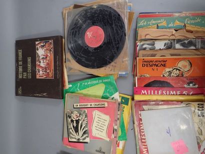Lot de 23 vinyles 33 tours (25cm de diamètre),...