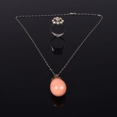 Bague marguerite accidentée en platine (850...