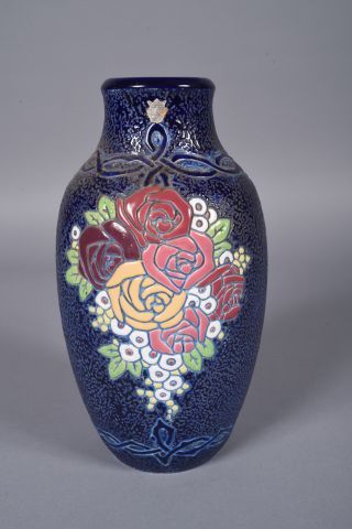 * Amphora. Vase ovoïde à col en grès émaillé...