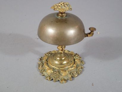 Sonnette de table en bronze et maillechort...
